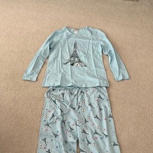 Paris women’s pajama set new without tags size Large